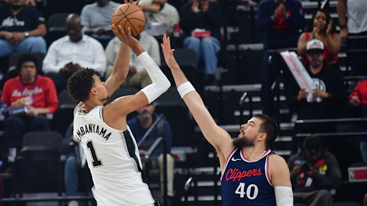 Nov 4, 2024; Inglewood, California, USA; San Antonio Spurs center Victor Wembanyama (1) shoots against Los Angeles Clippers center Ivica Zubac (40) during the first half at Intuit Dome. Nov 4, 2024; Inglewood, California, USA; San Antonio Spurs center Victor Wembanyama (1) shoots against Los Angeles Clippers center Ivica Zubac (40) during the first half at Intuit Dome.