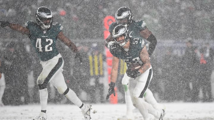 Zack Baun celebrates a fumble recovery for the Philadelphia Eagles earlier this season.