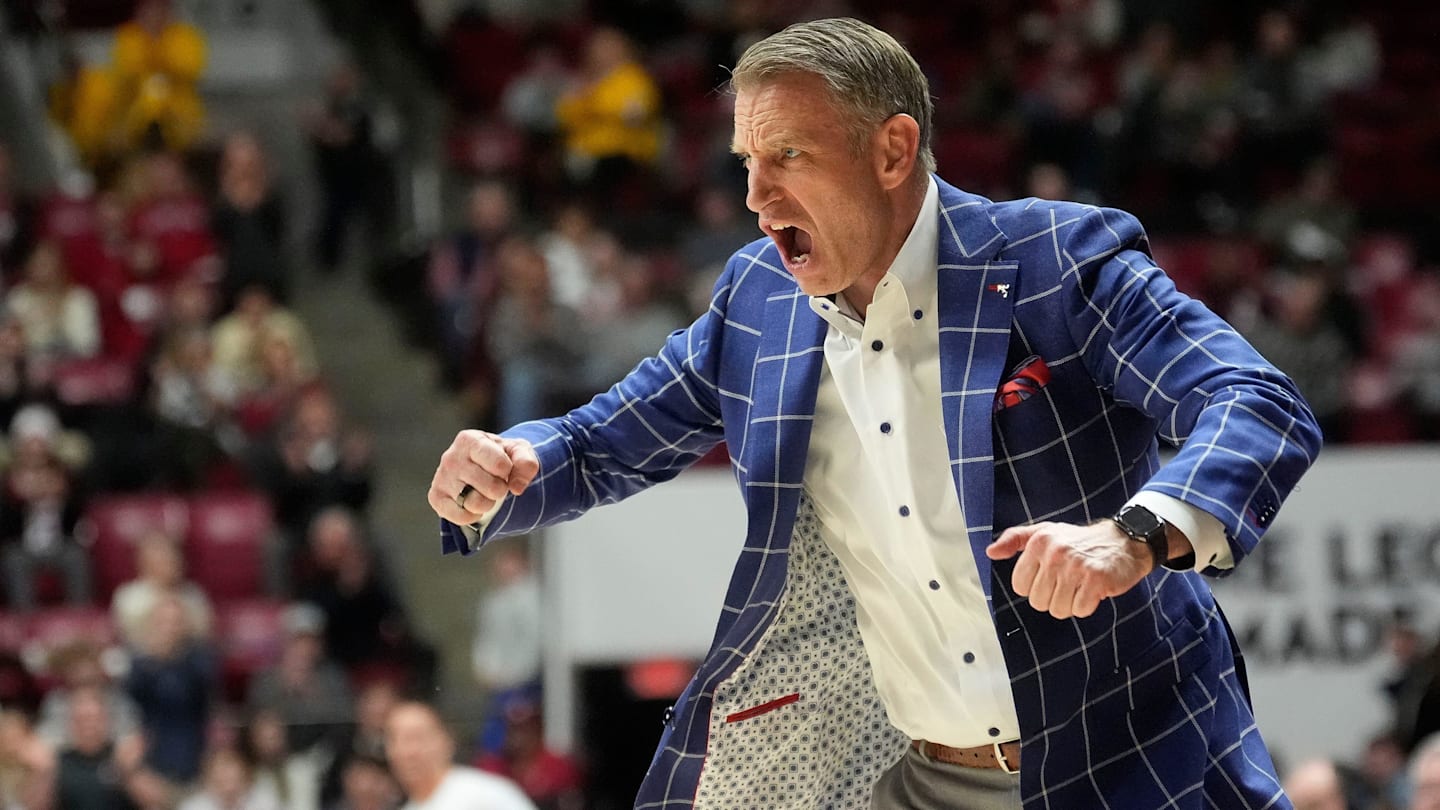 For Alabama Basketball in '25-26 Nate Oats just can't help himself