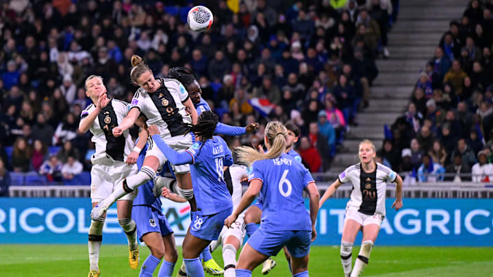 Die deutschen Fußballerinnen mussten sich gegen Frankreich knapp geschlagen geben