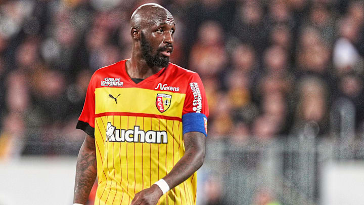 Le maillot lensois a été offert.