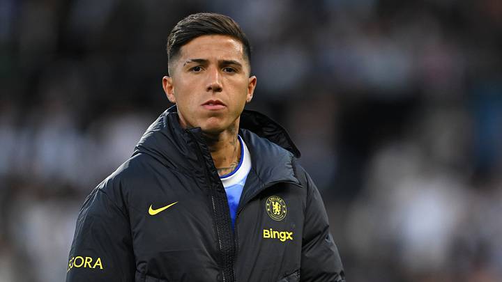 Enzo wird wohl bald in Himmelblau spielen. Enzo wird wohl bald in Himmelblau spielen.