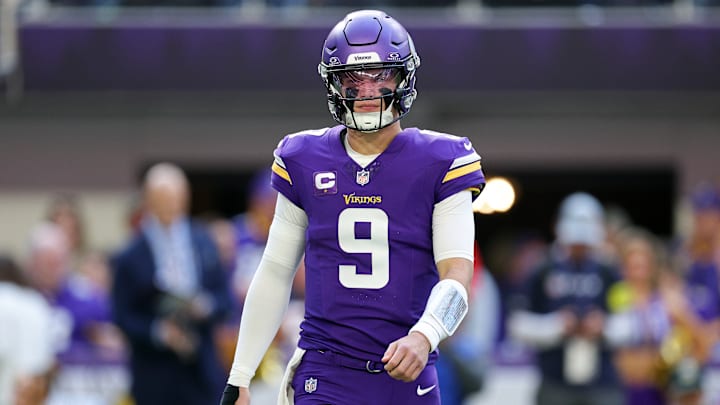 J.J. McCarthy, Chicago Bears v Minnesota Vikings - NFL 2025 J.J. McCarthy, Chicago Bears v Minnesota Vikings - NFL 2025