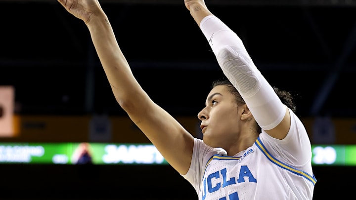 Oregon v UCLA Oregon v UCLA