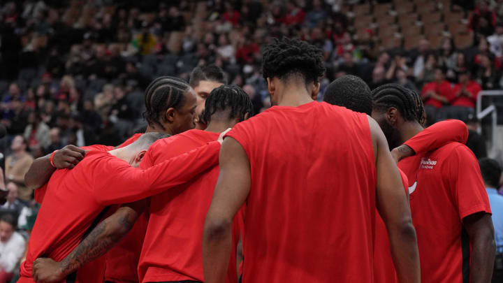 Nov 6, 2022; Toronto, Ontario, CAN; The Chicago Bulls players huddle prior to the start against the Toronto Raptors at Scotiabank Arena. Mandatory Credit: Nick Turchiaro-USA TODAY Sports Nov 6, 2022; Toronto, Ontario, CAN; The Chicago Bulls players huddle prior to the start against the Toronto Raptors at Scotiabank Arena. Mandatory Credit: Nick Turchiaro-USA TODAY Sports