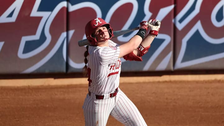 Alabama Softball Player Marlie Giles (34) at bat against Washington at Hillenbrand Stadium in Tuscon, AZ on Friday, Feb 7, 2025.