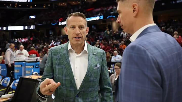 Alabama basketball coach Nate Oats talks to Robert Morris Head Coach Andrew Toole during pregame against Robert Morris during the first round of NCAA Men's Tournament at Rocket Arena in Cleveland, OH on Friday, Mar 21, 2025. Alabama basketball coach Nate Oats talks to Robert Morris Head Coach Andrew Toole during pregame against Robert Morris during the first round of NCAA Men's Tournament at Rocket Arena in Cleveland, OH on Friday, Mar 21, 2025.