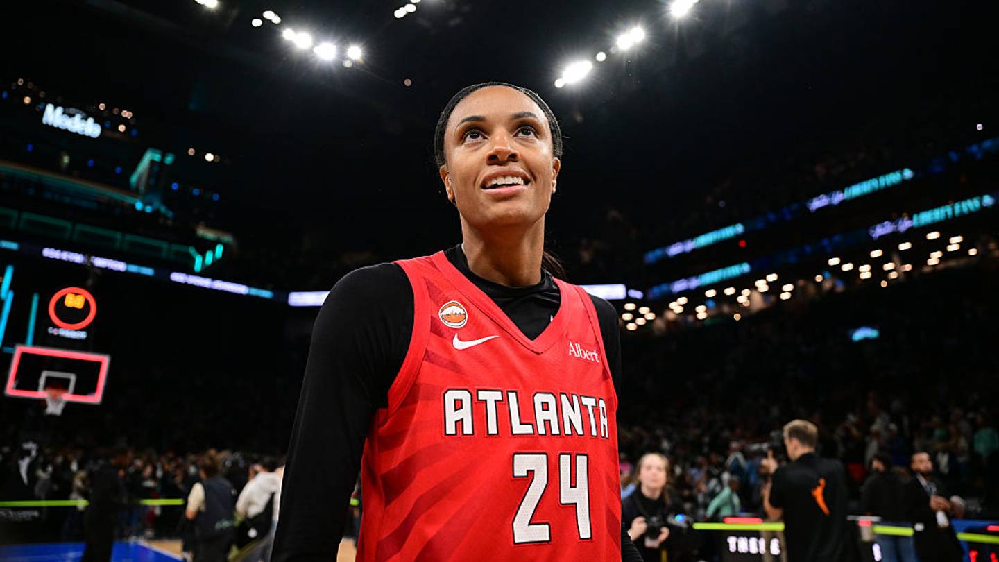 No One Knows the WNBA Playoffs Like DeWanna Bonner