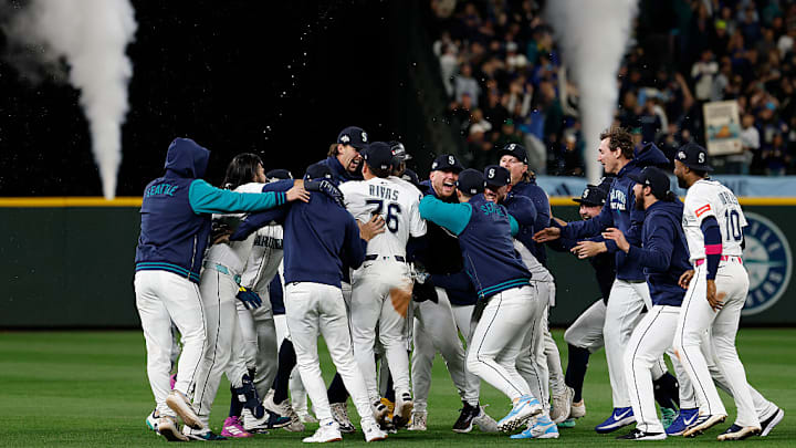 The Mariners celebrate their Game 5 win over the Tigers to advance to their first ALCS in 30 years.