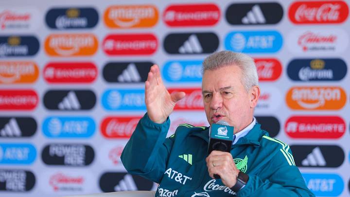 Javier Aguirre acepta que la Selección Mexicana es favorita para coronarse en la Copa Oro. Javier Aguirre acepta que la Selección Mexicana es favorita para coronarse en la Copa Oro.