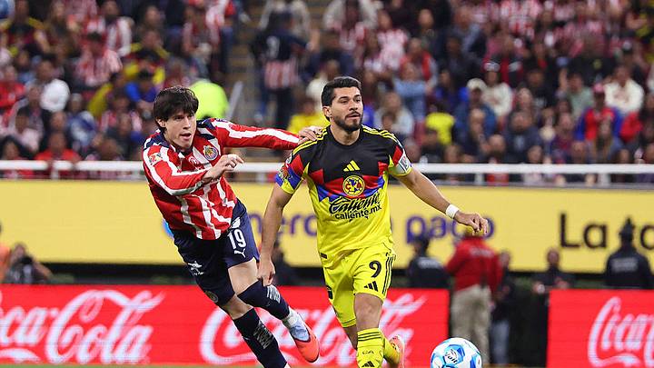 Henry Martín, el capitán y figura del ataque del América