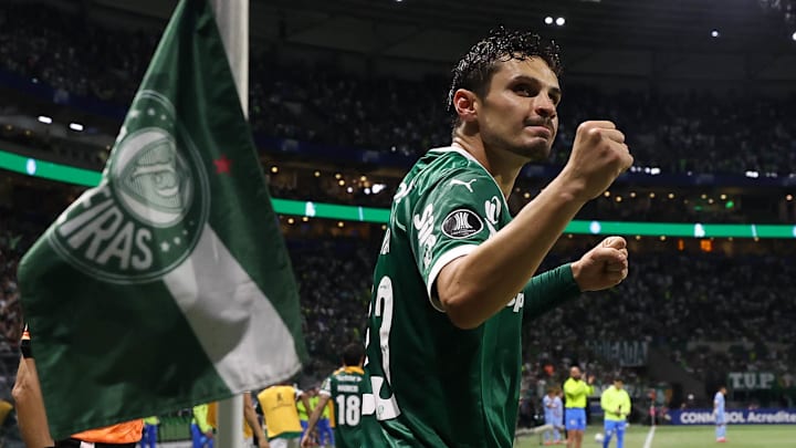 Raphael Veiga soma nove participações em gols em 23 jogos neste ano Raphael Veiga soma nove participações em gols em 23 jogos neste ano