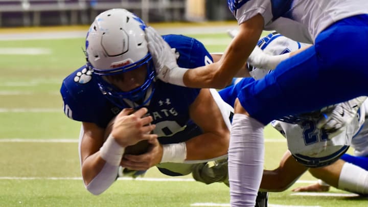 West Lyon punched a ticket into the Class 2A championship game, besting defending champion Van Meter on Saturday.