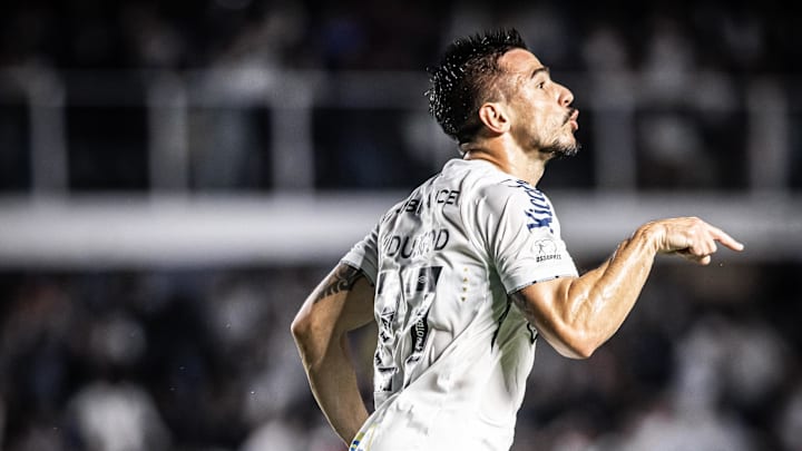 Willian certamente herdou vaga de Otero na equipe titular do Santos