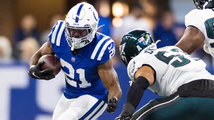 Indianapolis Colts running back Zack Moss (21)