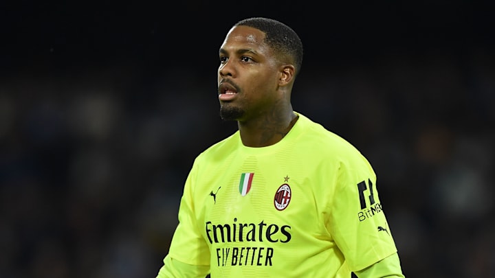 Mike Maignan et les siens recevront Naples mardi soir 