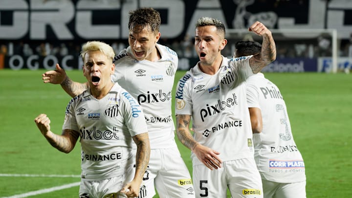 Com Soteldo decisivo, Santos venceu o São Paulo por 1 a 0 na Vila Belmiro Com Soteldo decisivo, Santos venceu o São Paulo por 1 a 0 na Vila Belmiro