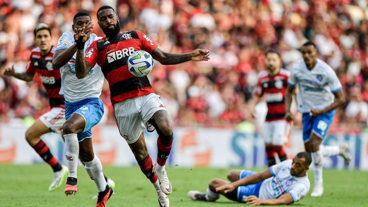 Flamengo e Bahia estão na briga pela liderança do Brasileirão.