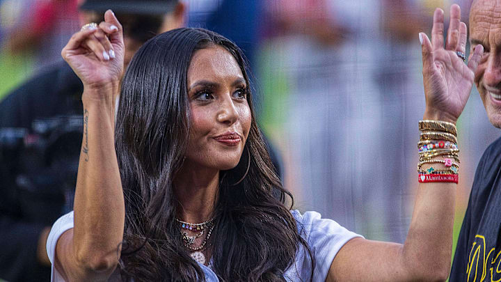  Vanessa Bryant before the ceremonial first pitch prior to the regular season MLB game between the Los Angeles Dodgers and the Atlanta Braves.