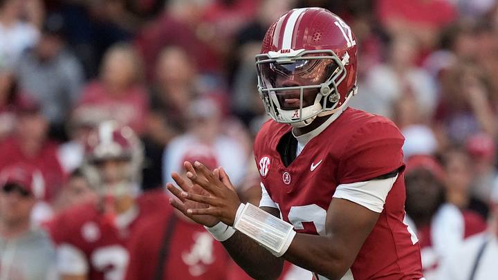 Nov 22, 2025; Tuscaloosa, Alabama, USA; Alabama quarterback Keelon Russell (12) gets ready to take a snap during the game with Eastern Illinois at Saban Field at Bryant-Denny Stadium. Mandatory Credit: Gary Cosby Jr.-Imagn Images Nov 22, 2025; Tuscaloosa, Alabama, USA; Alabama quarterback Keelon Russell (12) gets ready to take a snap during the game with Eastern Illinois at Saban Field at Bryant-Denny Stadium. Mandatory Credit: Gary Cosby Jr.-Imagn Images