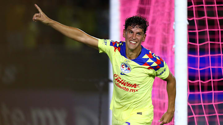 Igor Lichnovsky went from riding the bench with Tigres to back-stopping América's run to the Liga MX title.