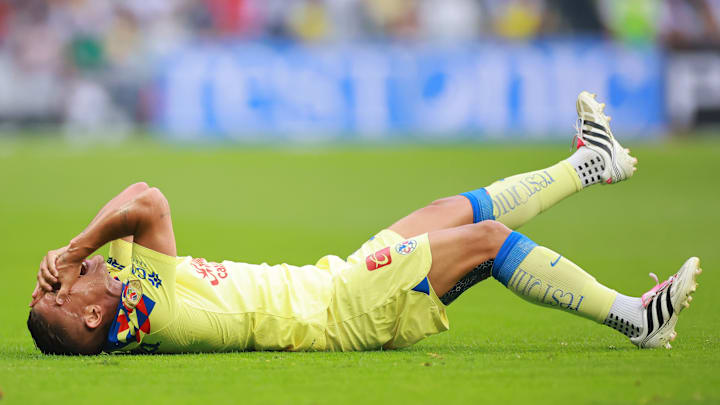 Jonathan dos Santos salió por lesión en la semifinal de vuelta Jonathan dos Santos salió por lesión en la semifinal de vuelta