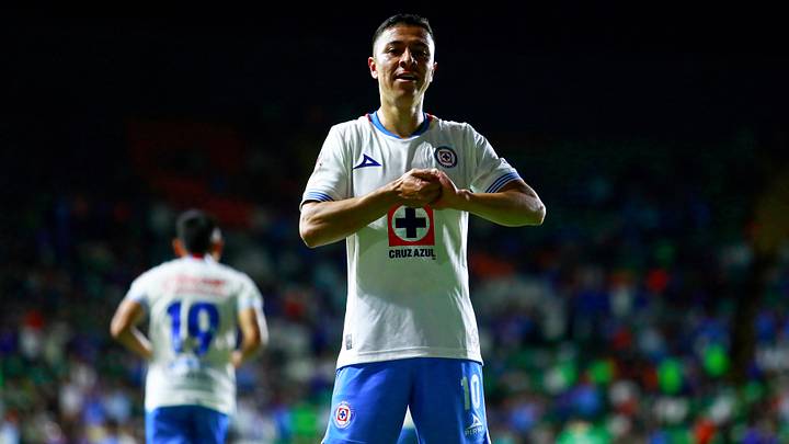 Andrés Montaño recibió la oportunidad de ir de inicio esta noche y ya logró su doblete para la victoria momentánea de Cruz Azul sobre León en el Bajío. Andrés Montaño recibió la oportunidad de ir de inicio esta noche y ya logró su doblete para la victoria momentánea de Cruz Azul sobre León en el Bajío.