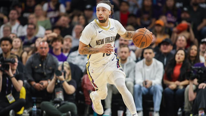 Feb 27, 2025; Phoenix, Arizona, USA; New Orleans Pelicans guard Jose Alvarado (15) dribbles against the Phoenix Suns in the second quarter at Footprint Center. Mandatory Credit: Brett Davis-Imagn Images Feb 27, 2025; Phoenix, Arizona, USA; New Orleans Pelicans guard Jose Alvarado (15) dribbles against the Phoenix Suns in the second quarter at Footprint Center. Mandatory Credit: Brett Davis-Imagn Images