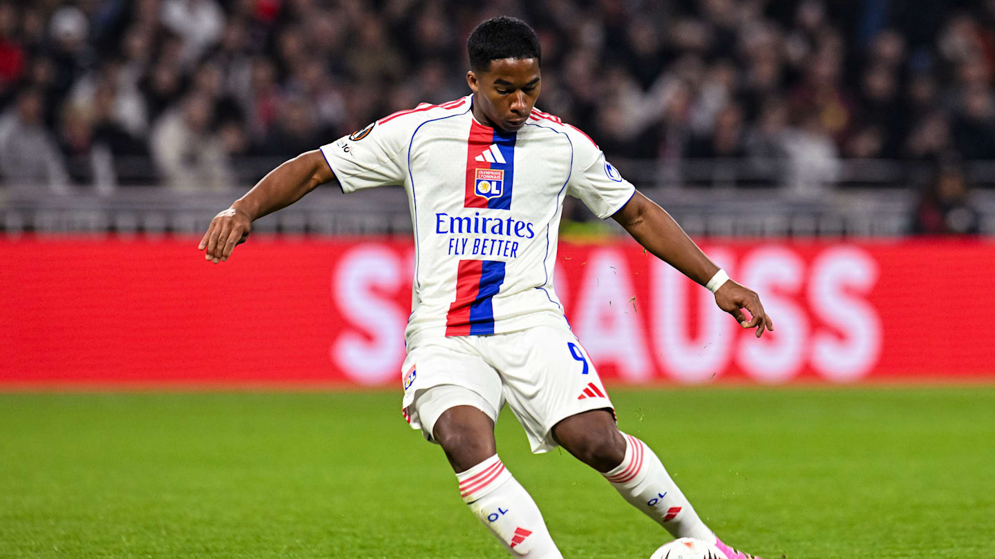 Nico Paz durante un encuentro oficial