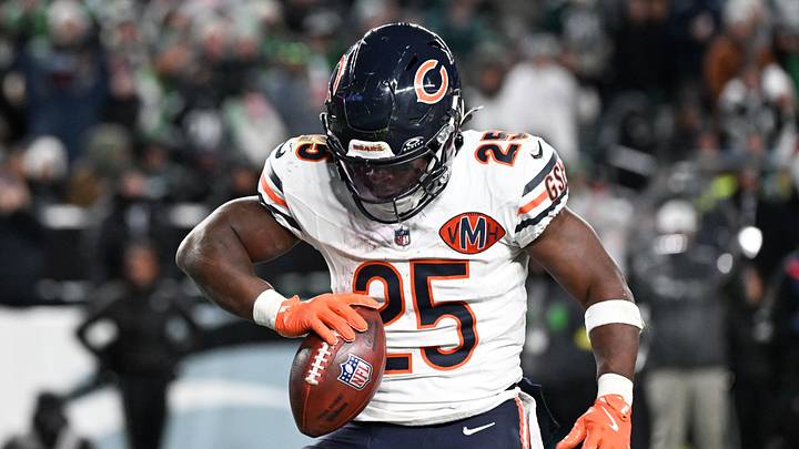 Chicago Bears RB Kyle Monangai scores a touchdown against the Philadelphia Eagles. Mandatory Credit: Eric Hartline-Imagn Images Chicago Bears RB Kyle Monangai scores a touchdown against the Philadelphia Eagles. Mandatory Credit: Eric Hartline-Imagn Images