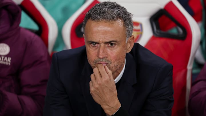 Luis Enrique est au centre des attentions.