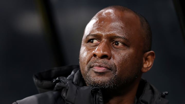 Patrick Vieira allume Emi Martinez Patrick Vieira allume Emi Martinez