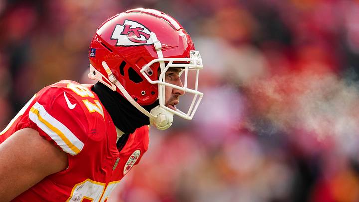 Dec 24, 2022; Kansas City, Missouri, USA; Kansas City Chiefs tight end Travis Kelce (87) gets set before the snap against the Seattle Seahawks during the second half at GEHA Field at Arrowhead Stadium. Mandatory Credit: Jay Biggerstaff-USA TODAY Sports Dec 24, 2022; Kansas City, Missouri, USA; Kansas City Chiefs tight end Travis Kelce (87) gets set before the snap against the Seattle Seahawks during the second half at GEHA Field at Arrowhead Stadium. Mandatory Credit: Jay Biggerstaff-USA TODAY Sports