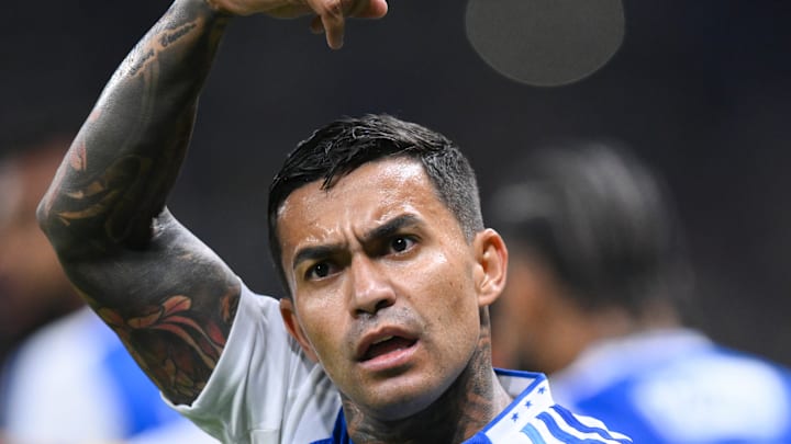 Atacante estava no maior rival