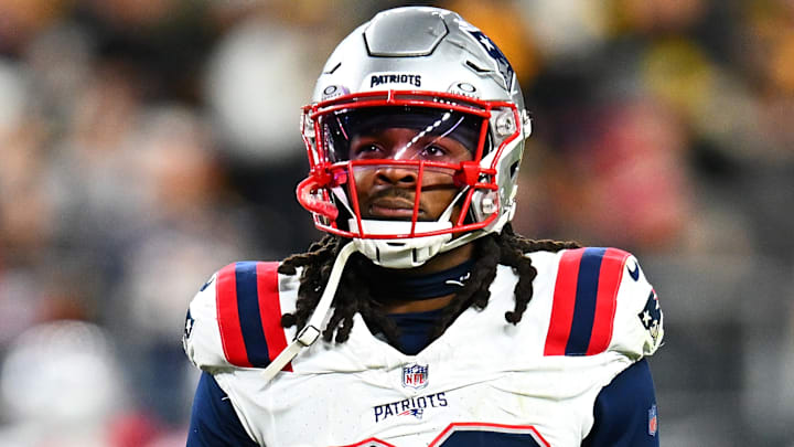 New England Patriots đấu với Pittsburgh Steelers