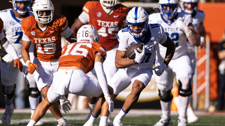 Kentucky Wildcats running back Jamarion Wilcox (10) runs the ball against the Texas Longhorns during the first quarter.