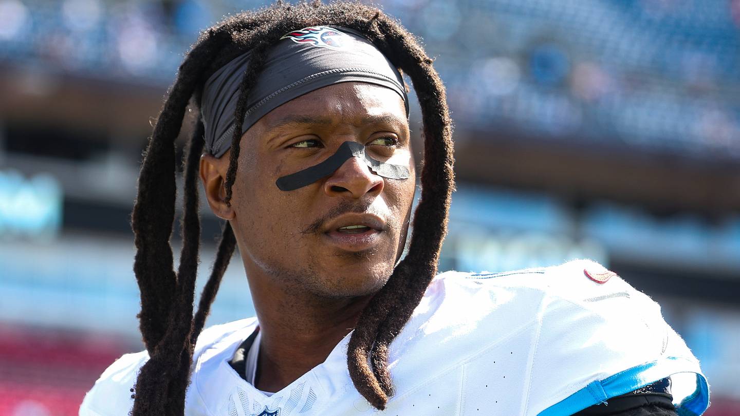 Updated Chiefs WR depth chart after DeAndre Hopkins trade