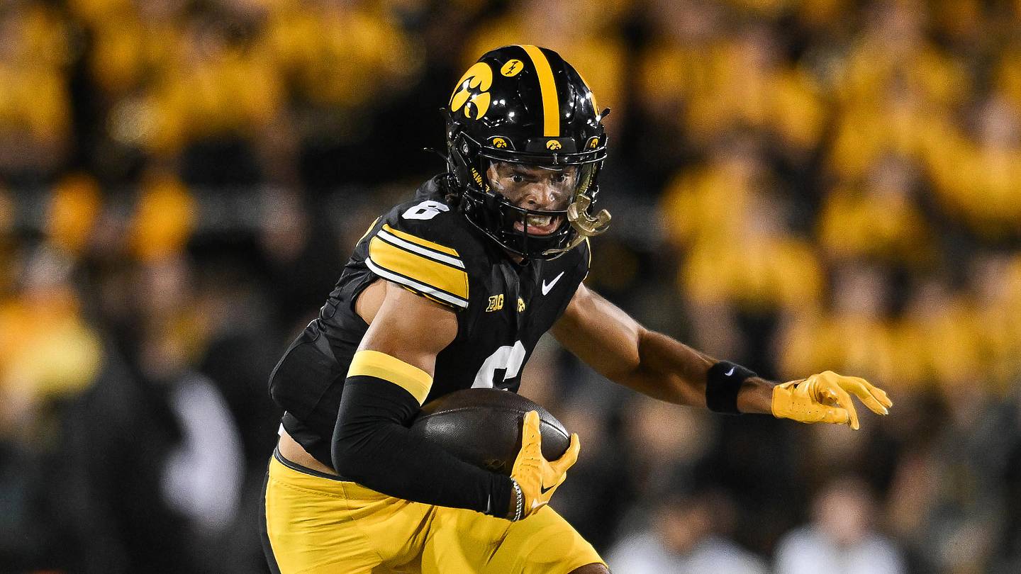 Hawkeyes Wr An injury-plagued WR is getting a chance to showcase what he can do at ...