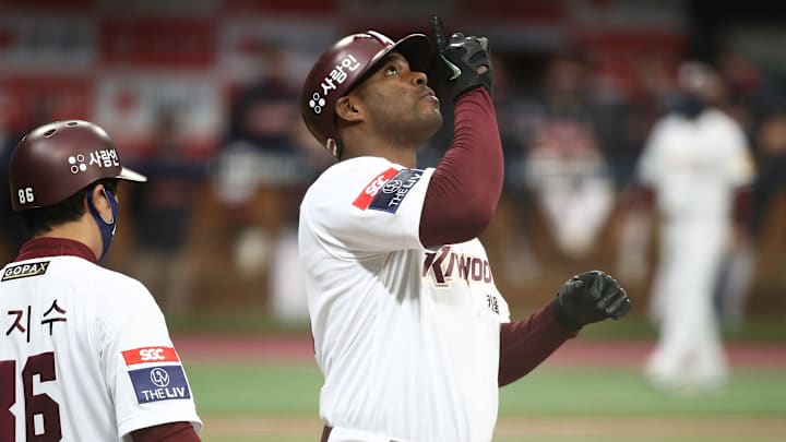 Yasiel Puig hizo un enorme bat flip ante los Bravos de Margarita