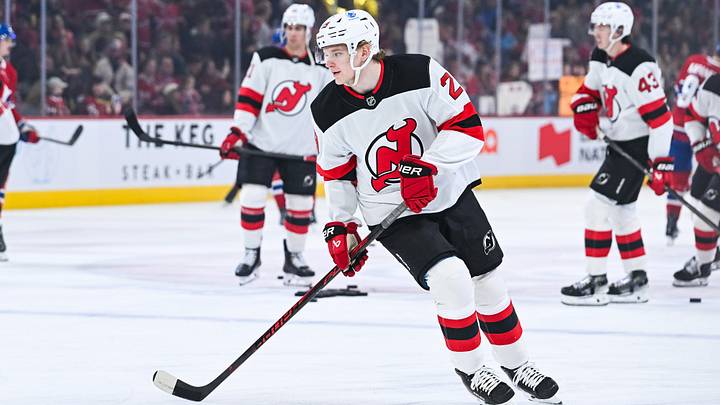 New Jersey Devils right wing Lenni Hameenaho (29) skates during warm-up before the game against the Montreal Canadiens at Bell Centre. Mandatory Credit: David Kirouac-Imagn Images