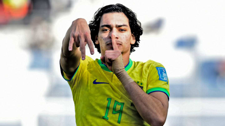 Matheus Nascimento é uma das joias do Botafogo.