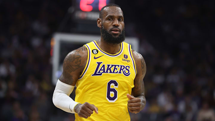 LeBron James es el máximo anotador en la historia en Navidad