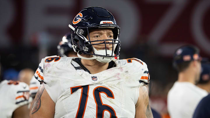 Nov 3, 2024; Glendale, Arizona, USA; Chicago Bears guard Teven Jenkins (76) against the Arizona Cardinals at State Farm Stadium. Mandatory Credit: Mark J. Rebilas-Imagn Images