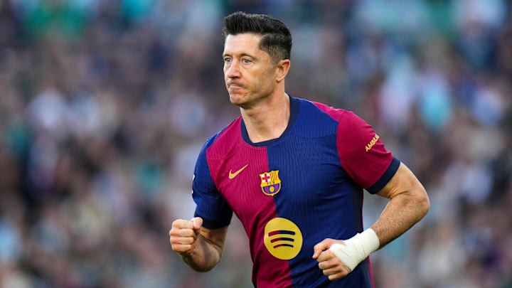 Le FC Barcelone de Robert Lewandowski veut faire parler son statut.