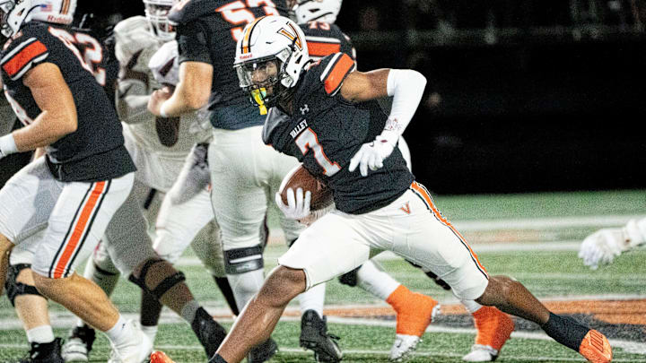 West Des Moines Valley's Jayden McGregory committed to Louisville to play football Monday.