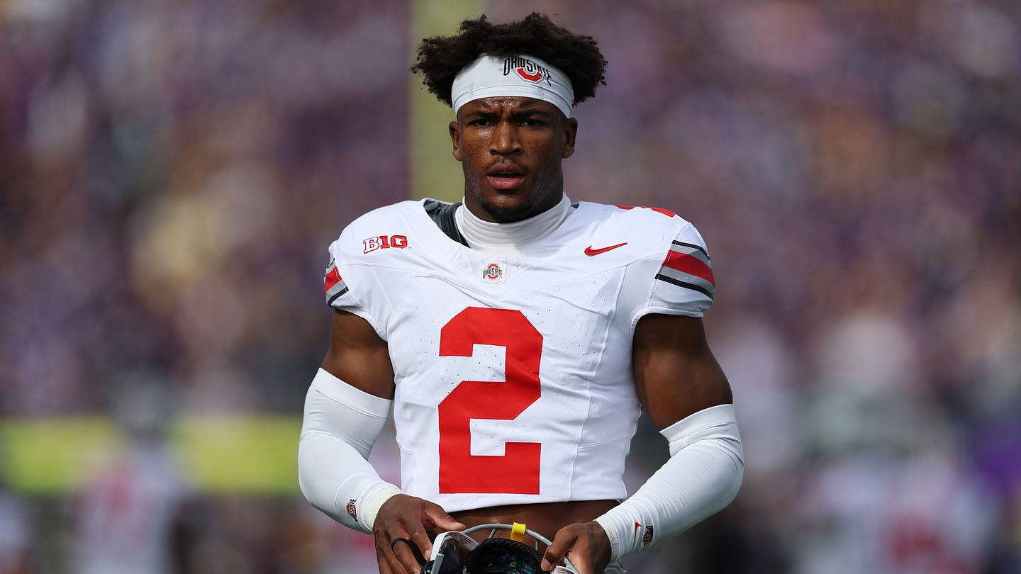 Jets Eye Quarterback Future Amid Fields Bench Controversy