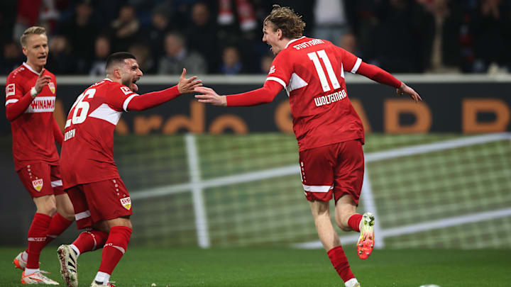 Nick Woltemade jubelt mit Deniz Undav