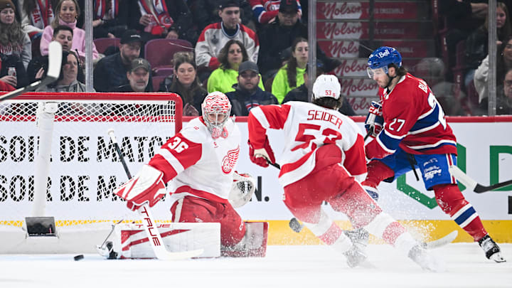 John Gibson picked up his third shutout of the season in a 4-0 Wings victory over the Canadiens.