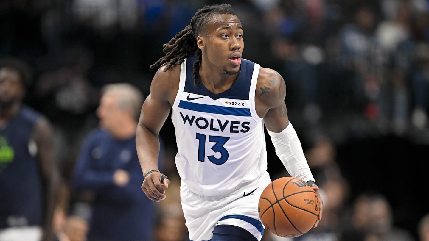 Ayo Dosunmu Reaches Rare Statistical Heights in Wolves' Win Over Mavs
