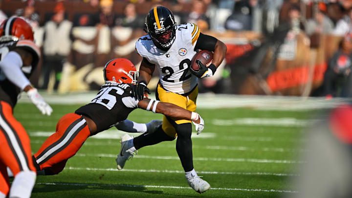 Pittsburgh Steelers v Cleveland Browns